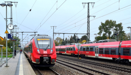 Züge im Bahnhof Golm