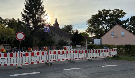 Absperrungen vor der Kirche