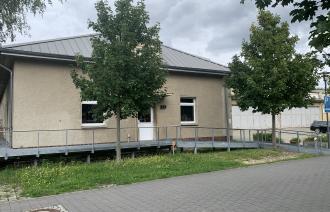 Blick auf Haus 10 mit Garagen