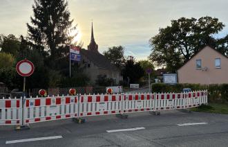 Absperrungen vor der Kirche