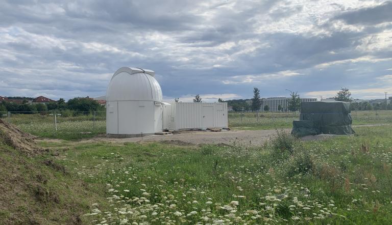 Laser Satelliten Messstation Laser-Satelliten Messstation